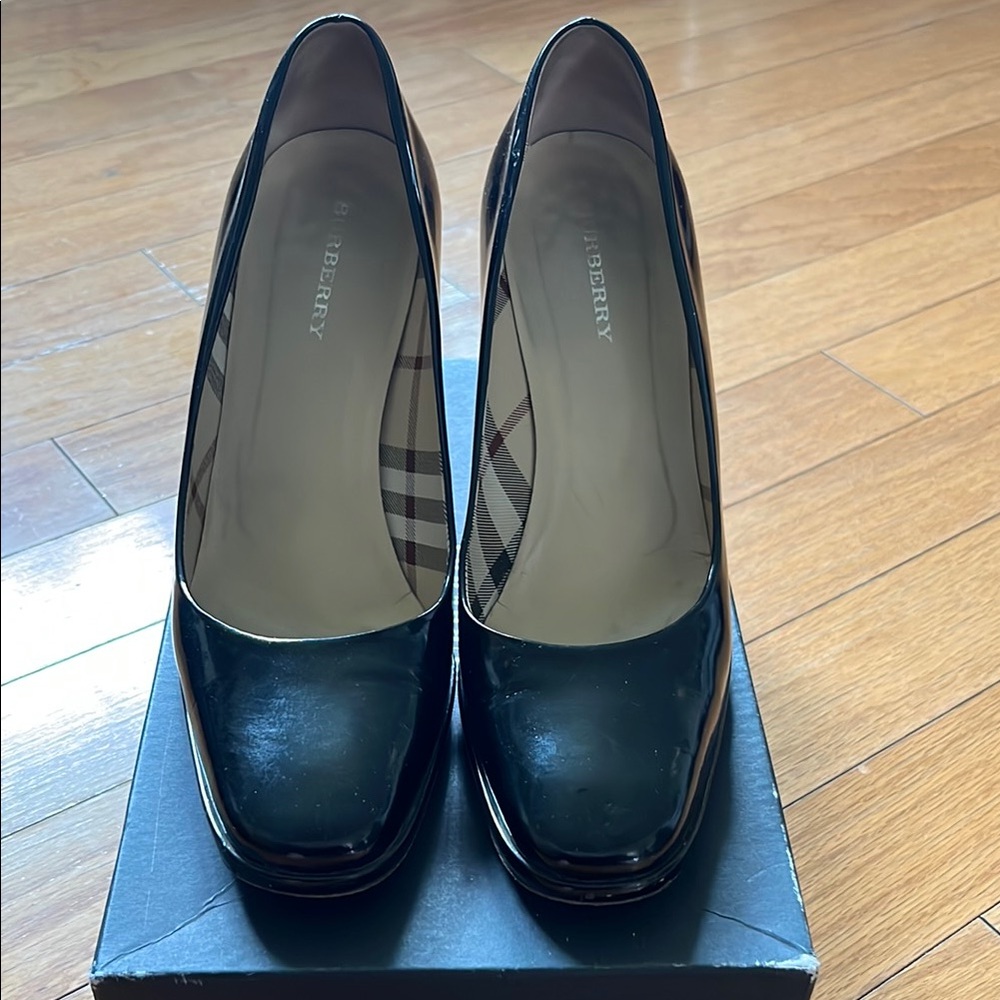 Burberry Black Patent Leather Pumps